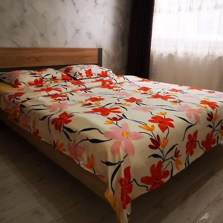 Two Bedroom Apartment Roşu Eksteriør billede