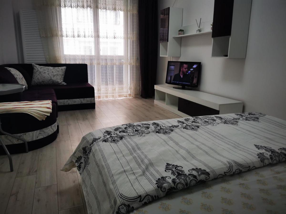 Two Bedroom Apartment Roşu Eksteriør billede