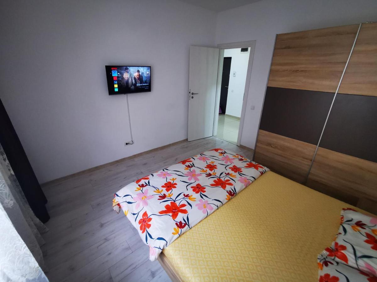 Two Bedroom Apartment Roşu Eksteriør billede