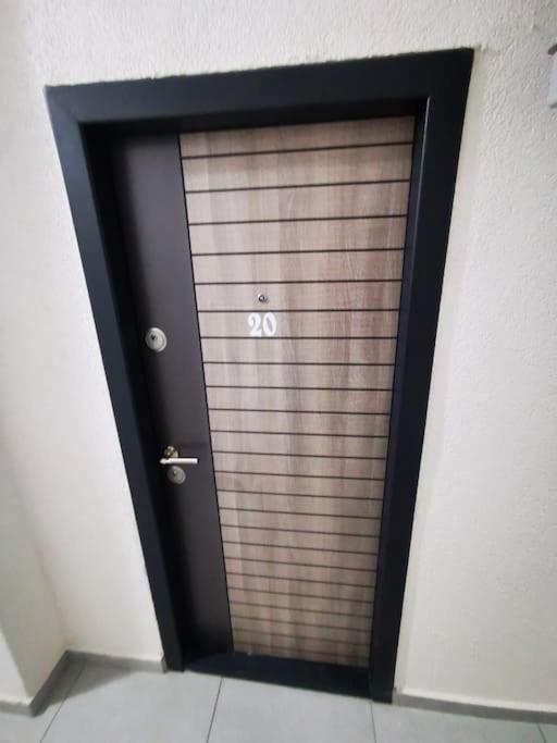Two Bedroom Apartment Roşu Eksteriør billede